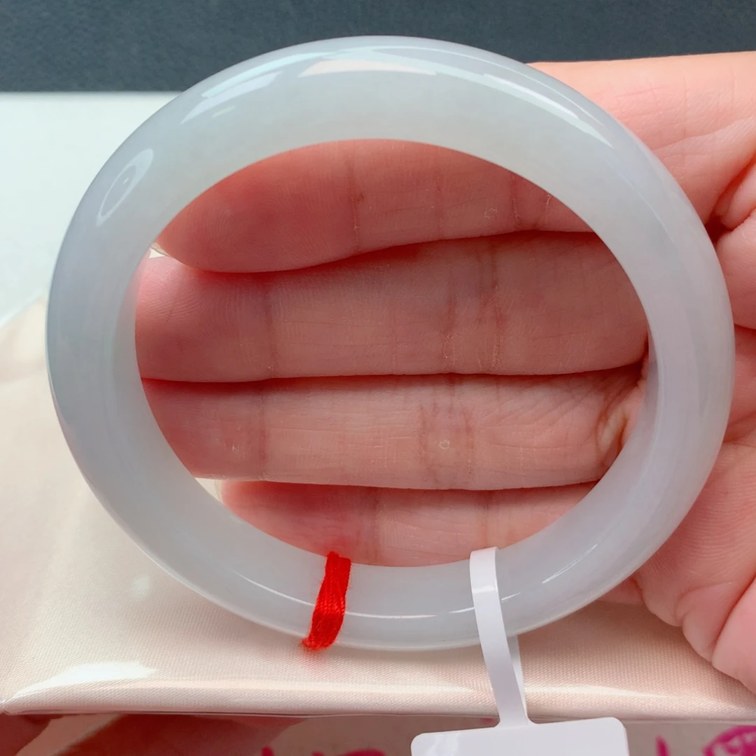 翡翠未镶嵌手镯57.4圈 细糯化白月光窄条无纹裂新货上新