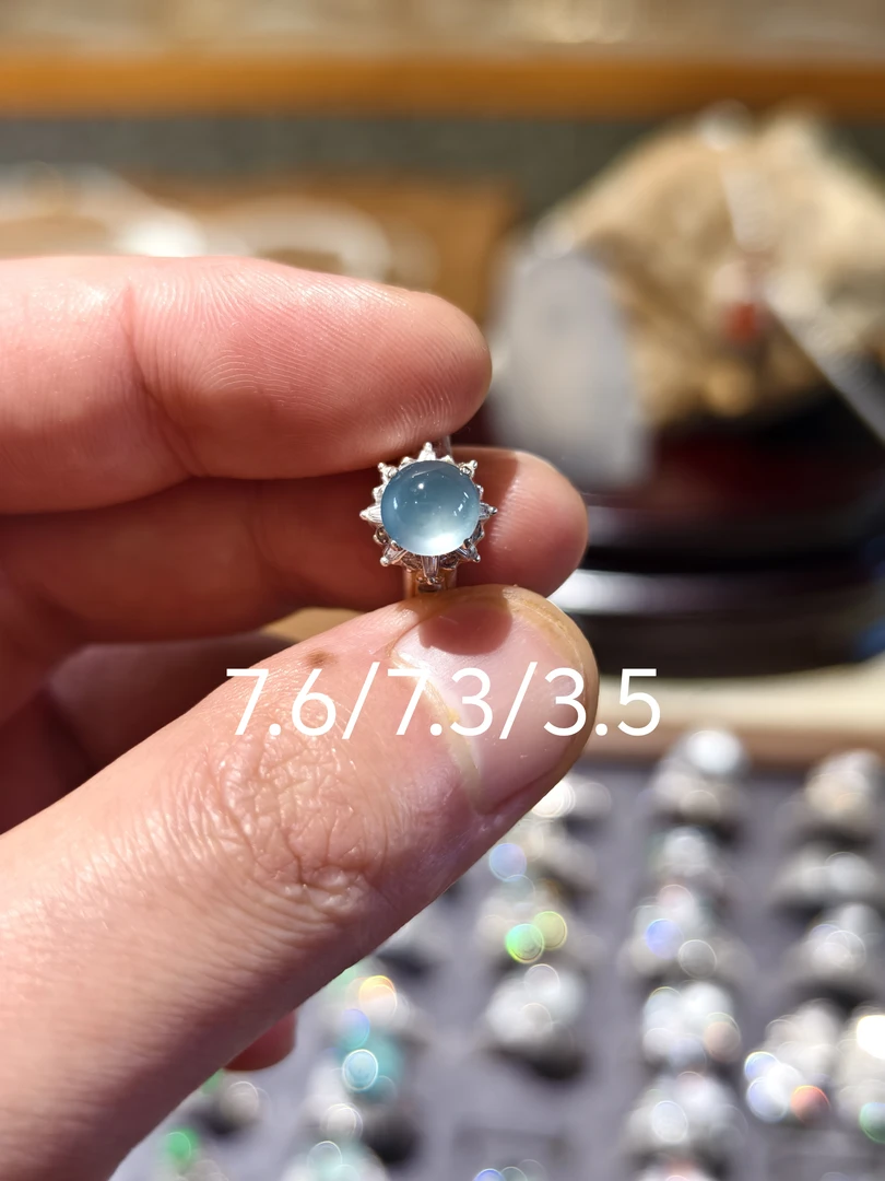 冰种翡翠天空蓝正圆蓝冰蓝戒面戒指蛋面高冰少见色浓牛仔蓝浅蓝色