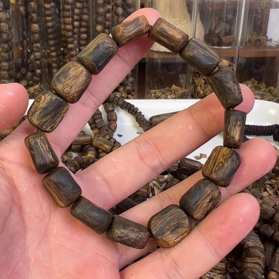 一***悟手串沉香透顶绿手串