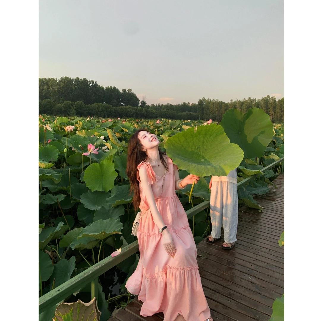 法式时尚甜美风吊带连衣裙2025夏季新款海边度假沙滩系带长裙女装