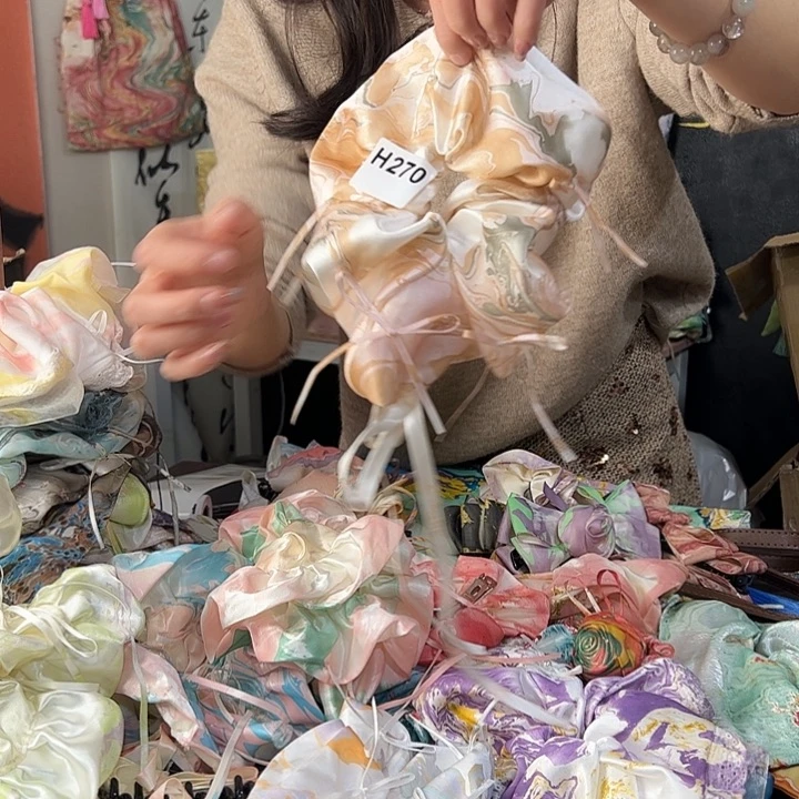 甜****270水母发圈不退不换