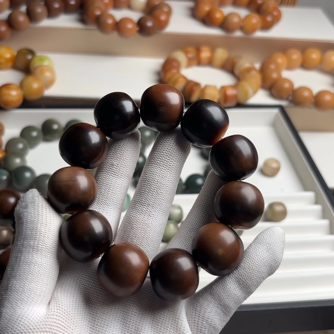 萧***瑟菩提根/象牙果手串卡23干磨 有瑕
