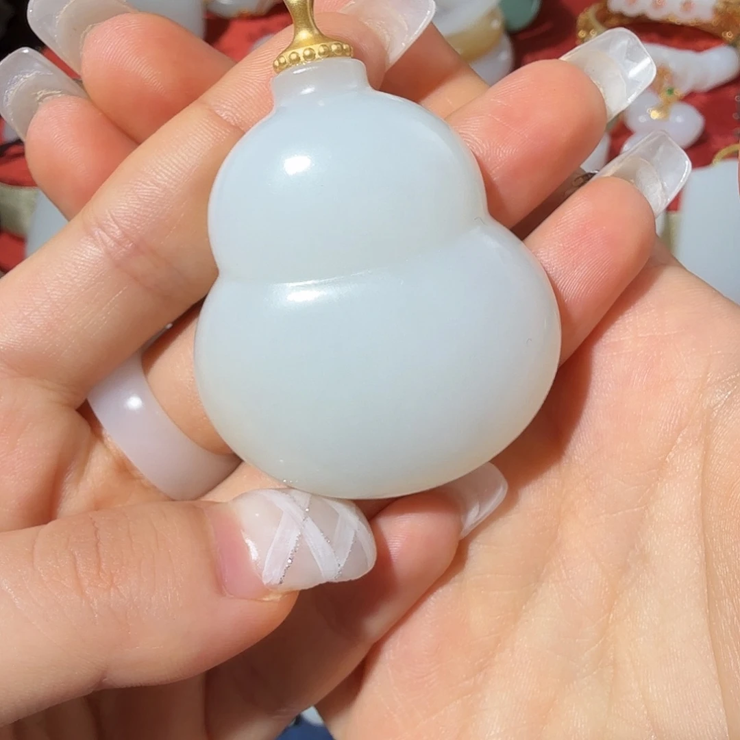 和田玉18K金镶嵌颈饰