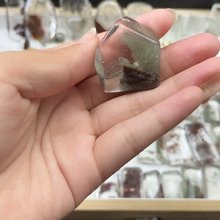 P****未镶嵌吊坠(赠链)水晶