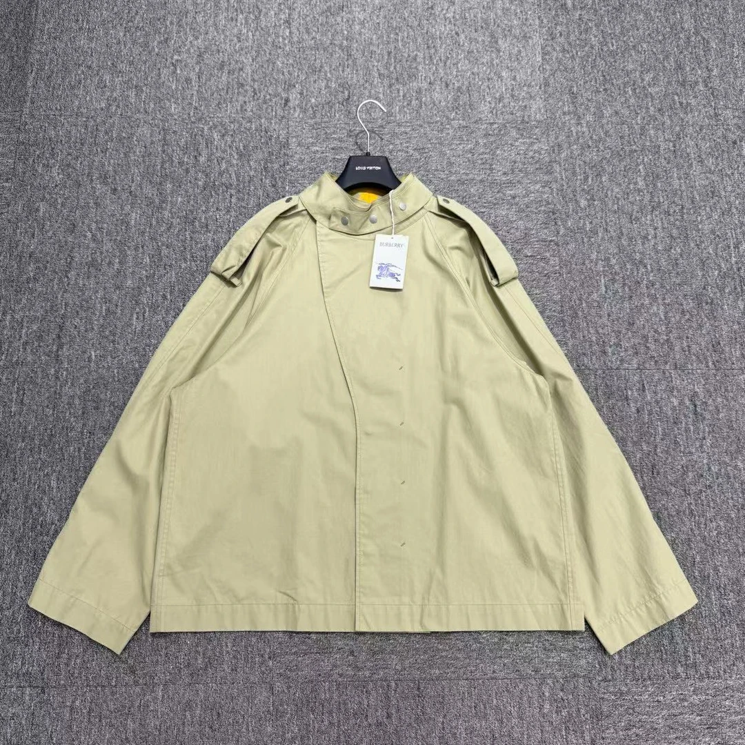 全新未使用 BURBERRY/博柏利 米色休闲夹克/L码/编码13806