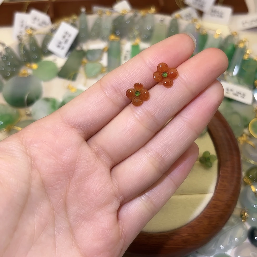 翡翠18K金镶嵌颈饰耳钉