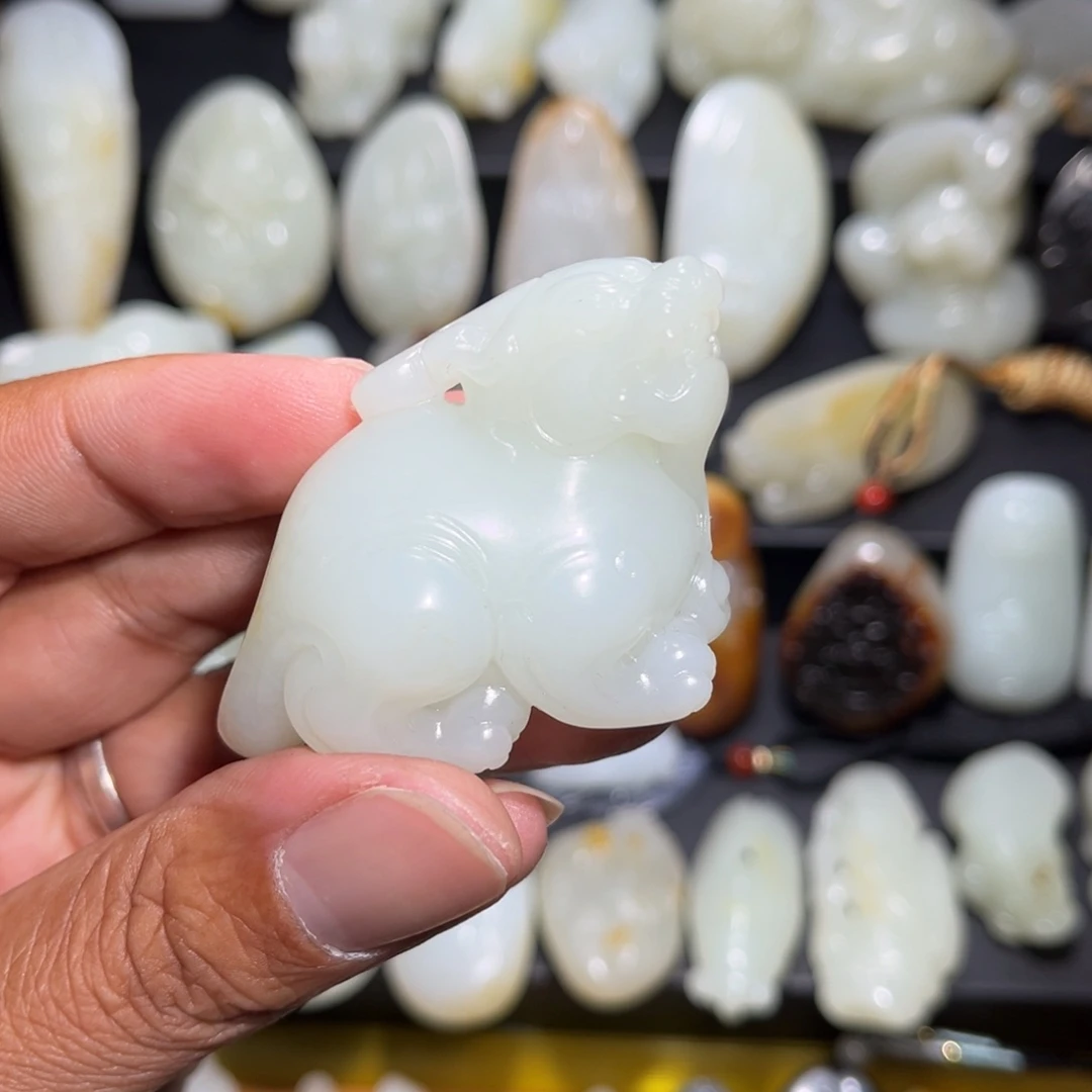 和田玉颈饰未镶嵌抖*逗