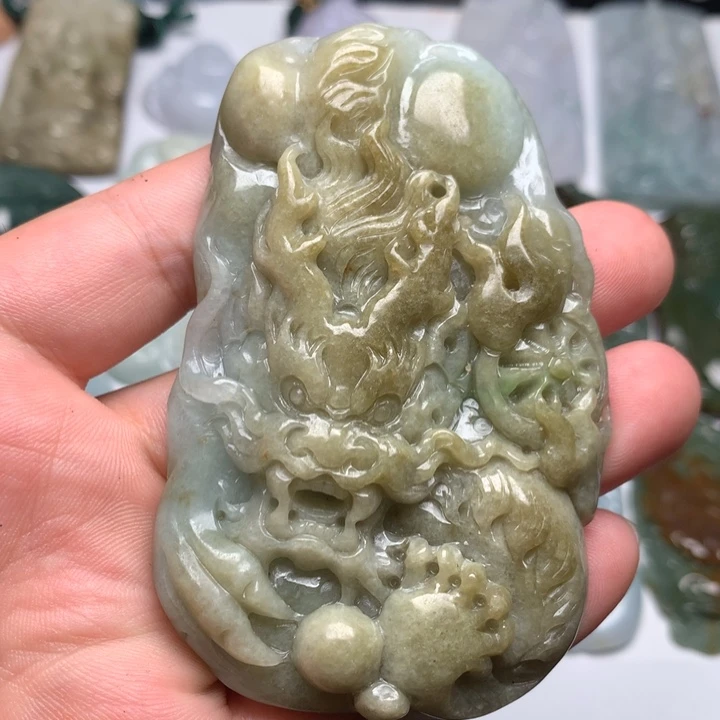 翡翠未镶嵌颈饰龙牌31