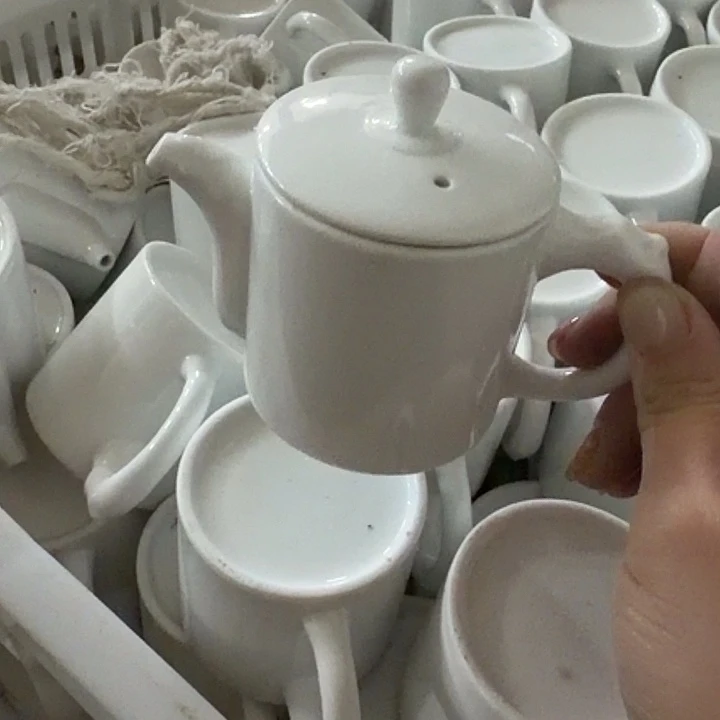 微瑕冰种泡茶壶一个