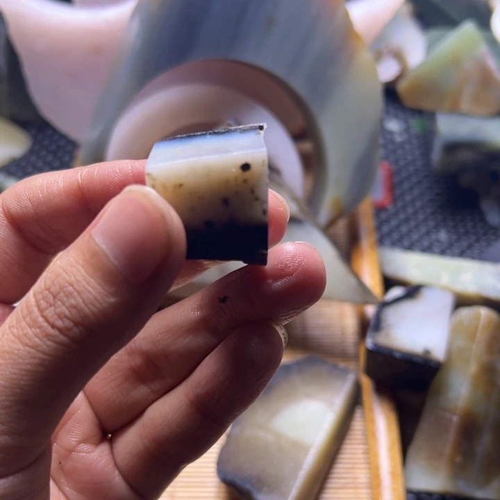 和田玉（糖玉）未镶嵌珠宝半成品