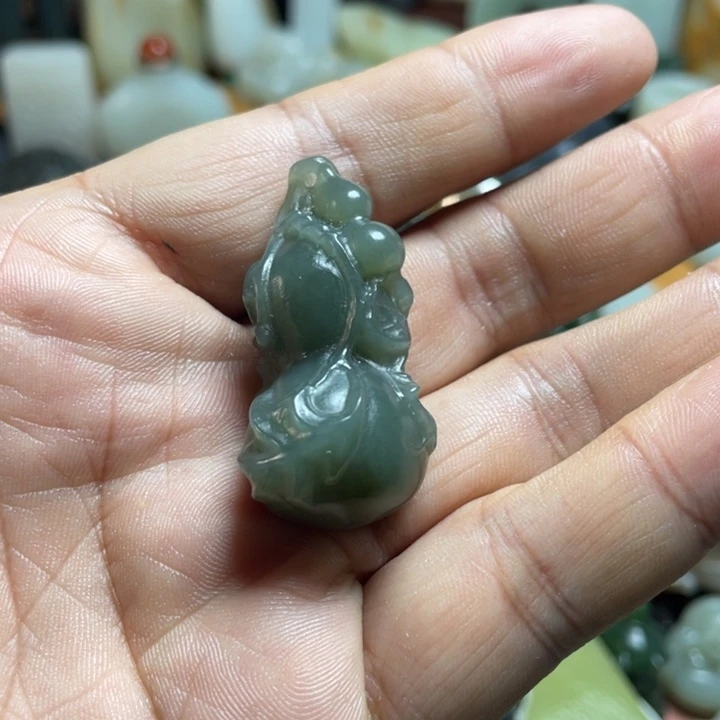 和田玉未镶嵌挂件