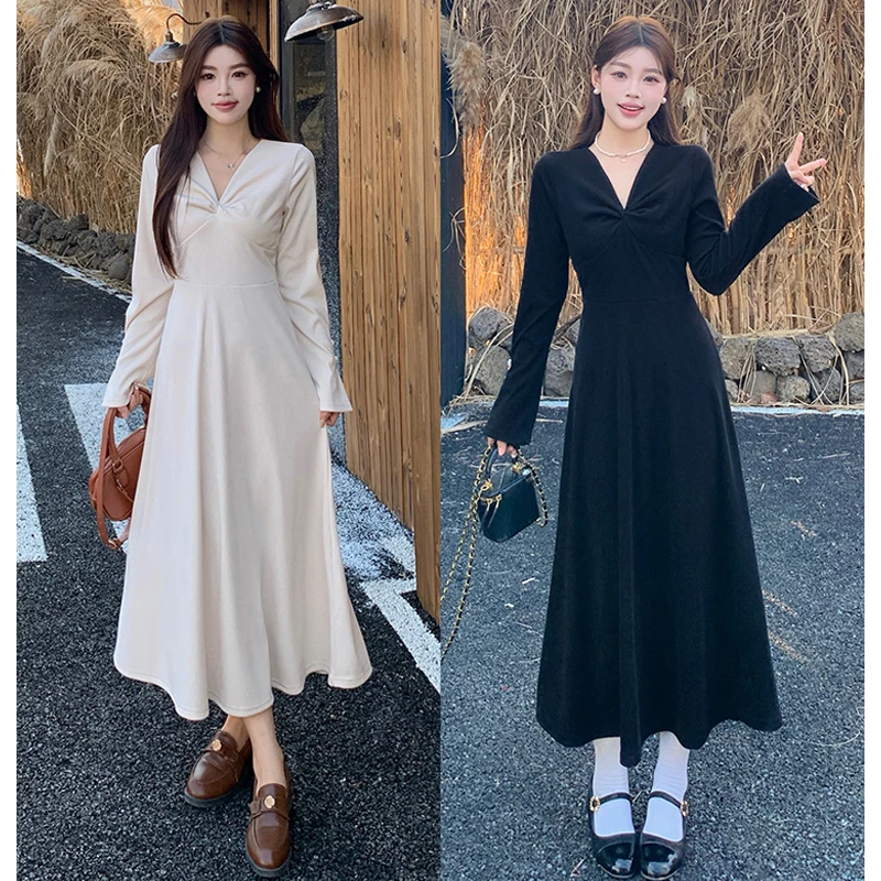 大码【馥郁晚香】秋季新款气质设计感女显瘦v领连衣裙针织棉长裙女