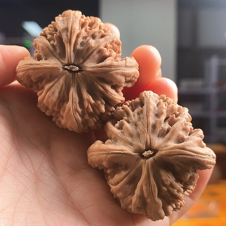 把件文玩核桃虎头王42尺