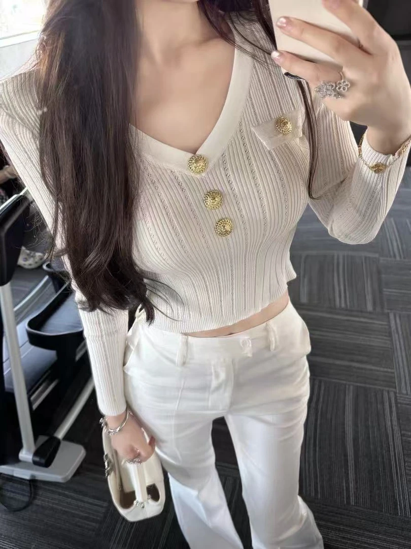 白色针织衫上衣秋冬穿搭2025年新款长袖短款薄款百搭修身显瘦