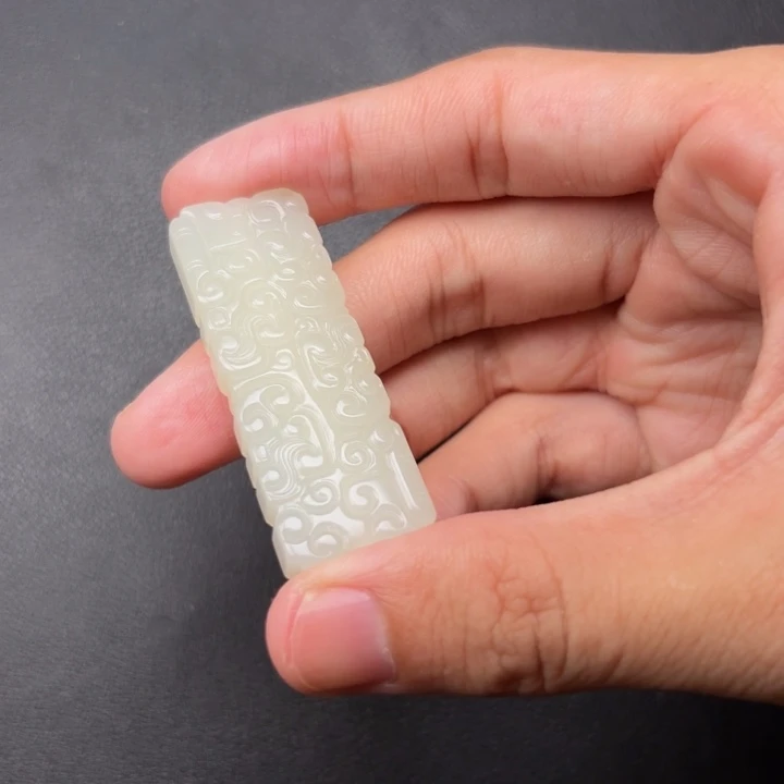 用***6和田玉未镶嵌颈饰