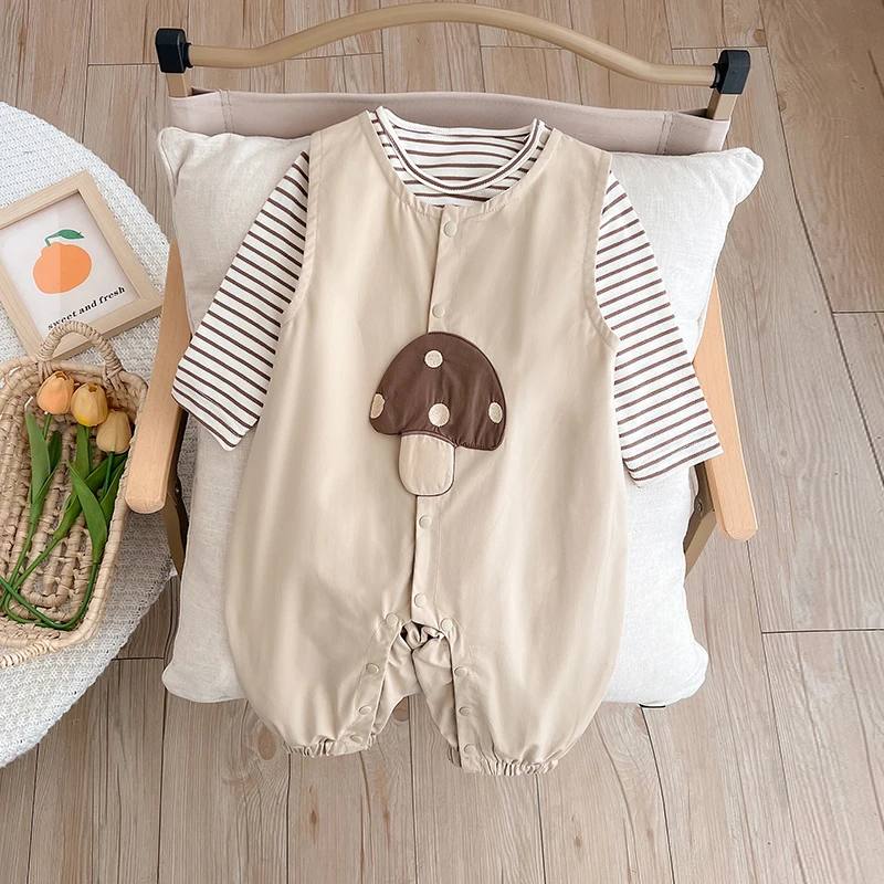 新生儿秋季背带裤连体衣婴儿男女宝春秋款背带裤两件套外出爬服