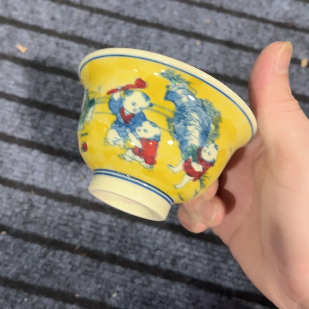 摆件////景德镇陶瓷杯子。黄。