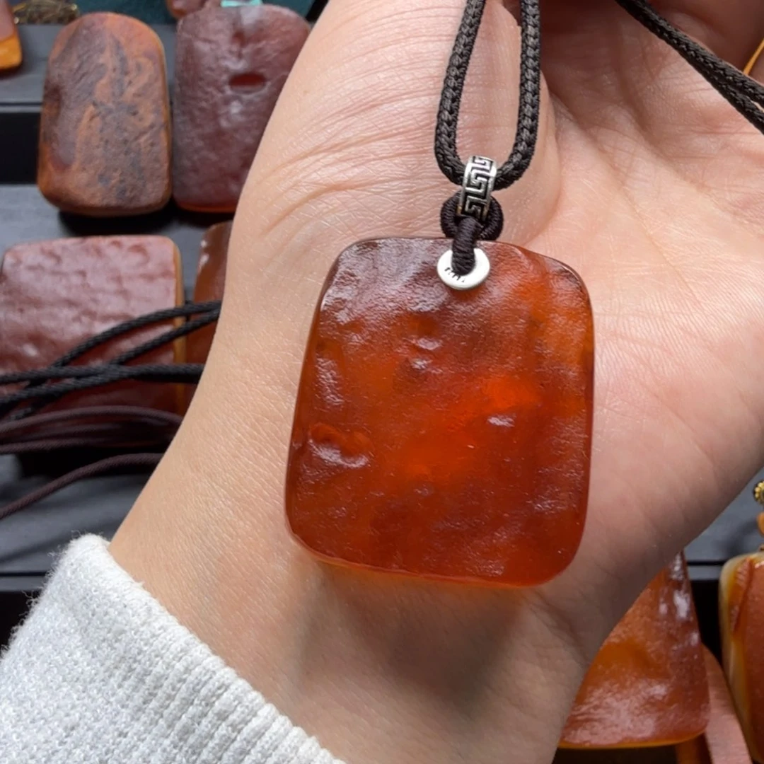 琥珀吊坠(赠链)未镶嵌