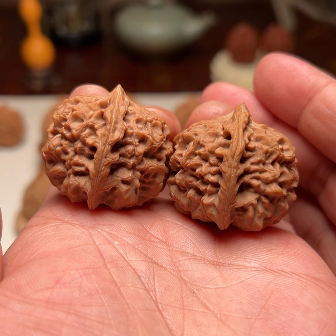 文玩核桃把件34鱼鳞纹