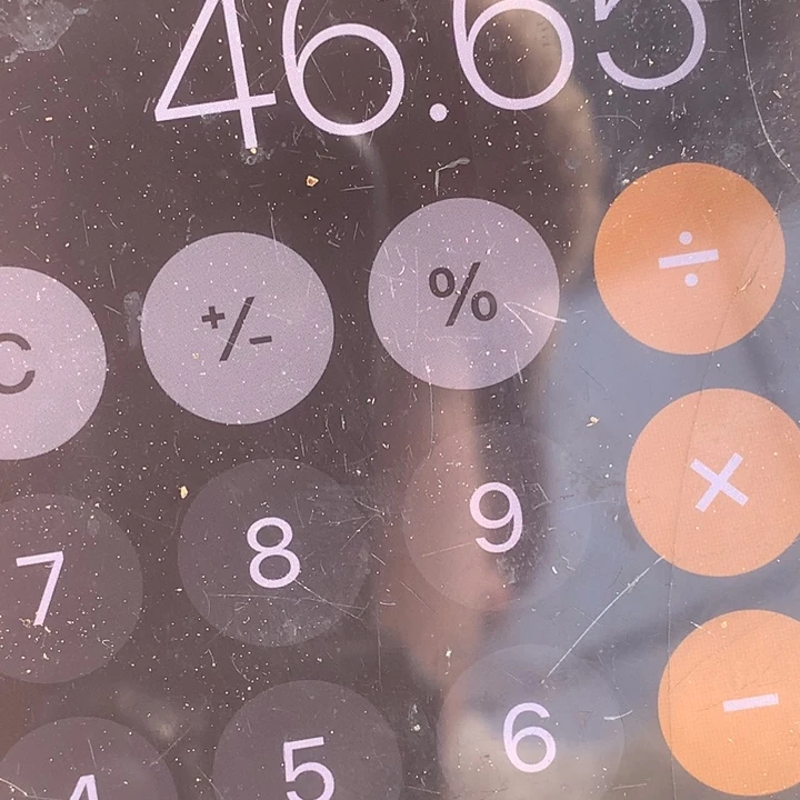 泡芙5颗。大。糖果5颗 大。侧影小5颗