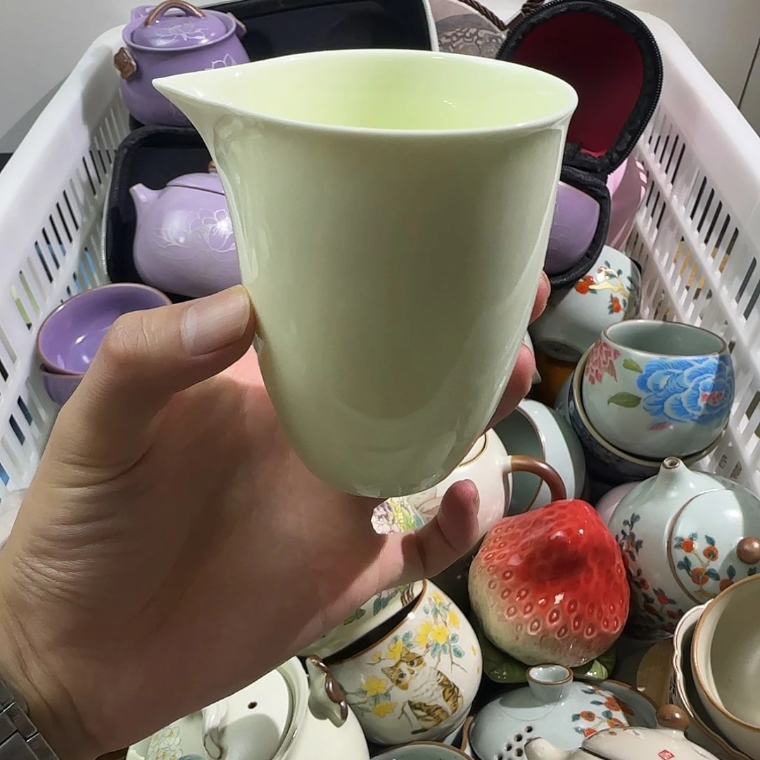 宝石黄羊脂玉公道杯