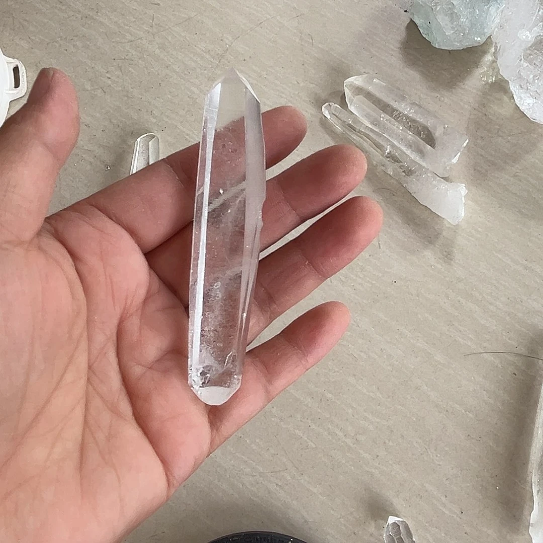 Y***凝水晶珠宝半成品未镶嵌