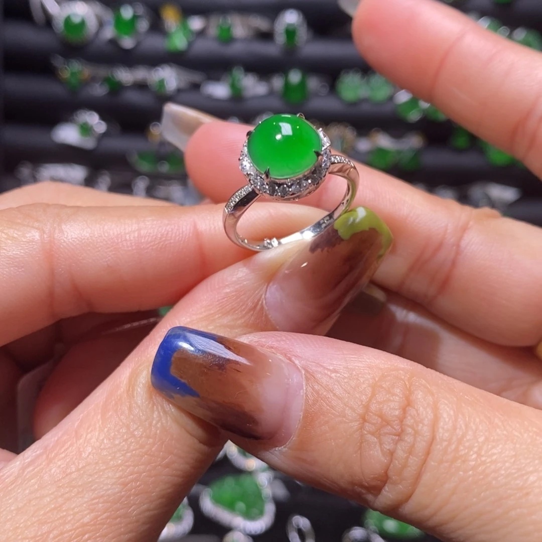 翡翠戒指18K金镶嵌蛋面戒指