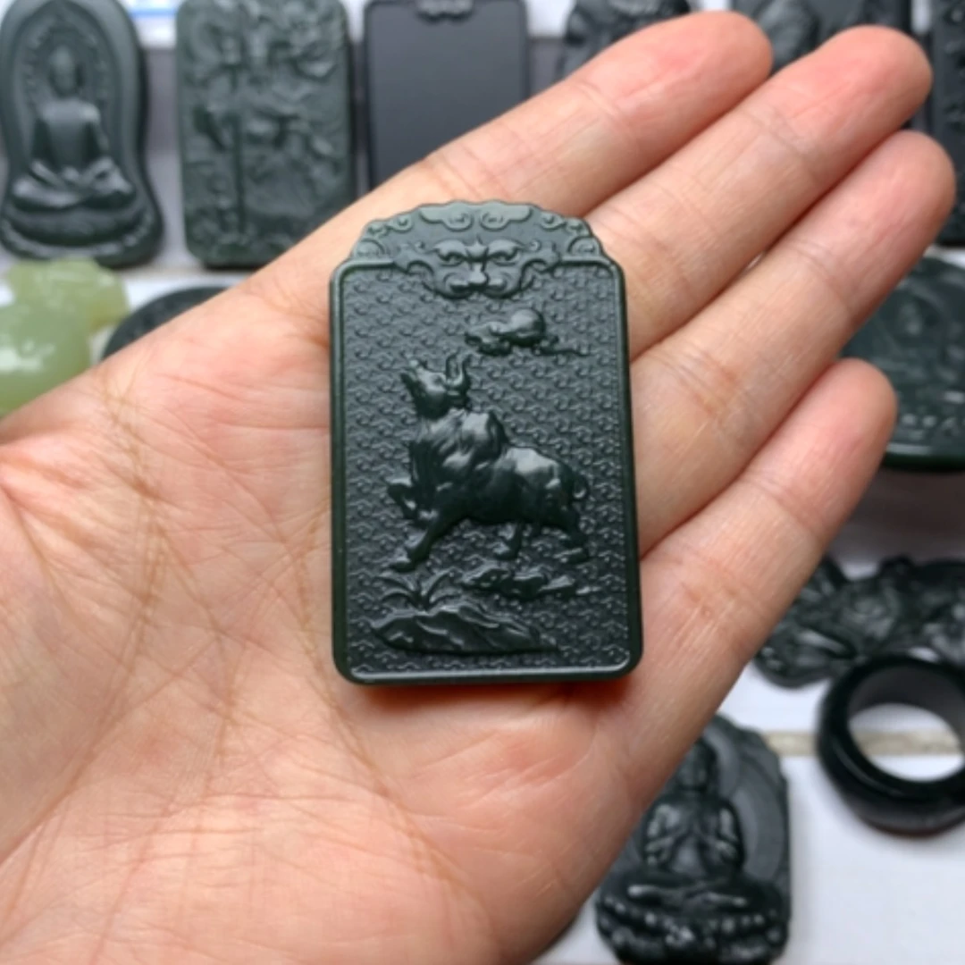 【闪购商品】颈饰未镶嵌和田玉双面雕刻