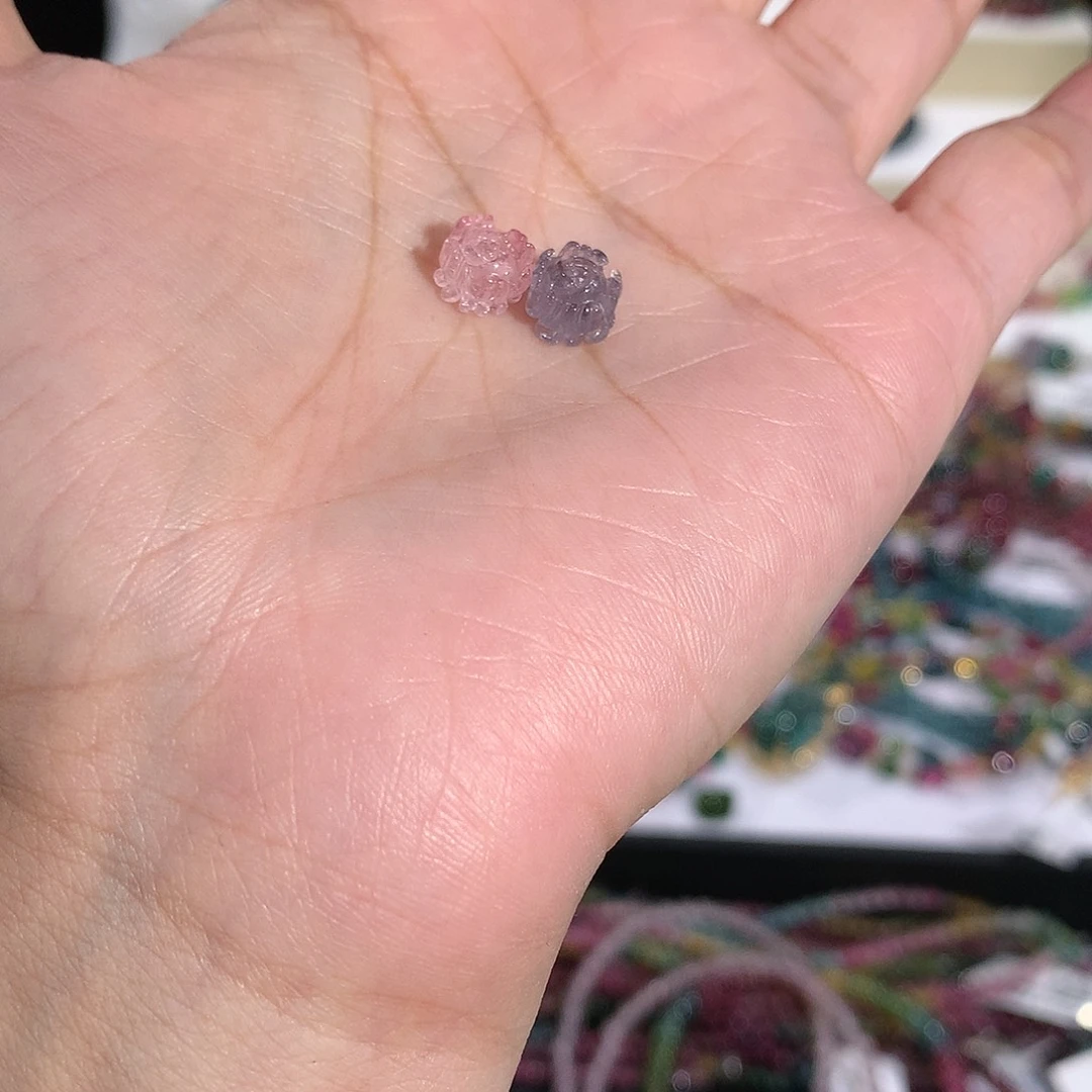 雕刻件未镶嵌碧玺做耳钉