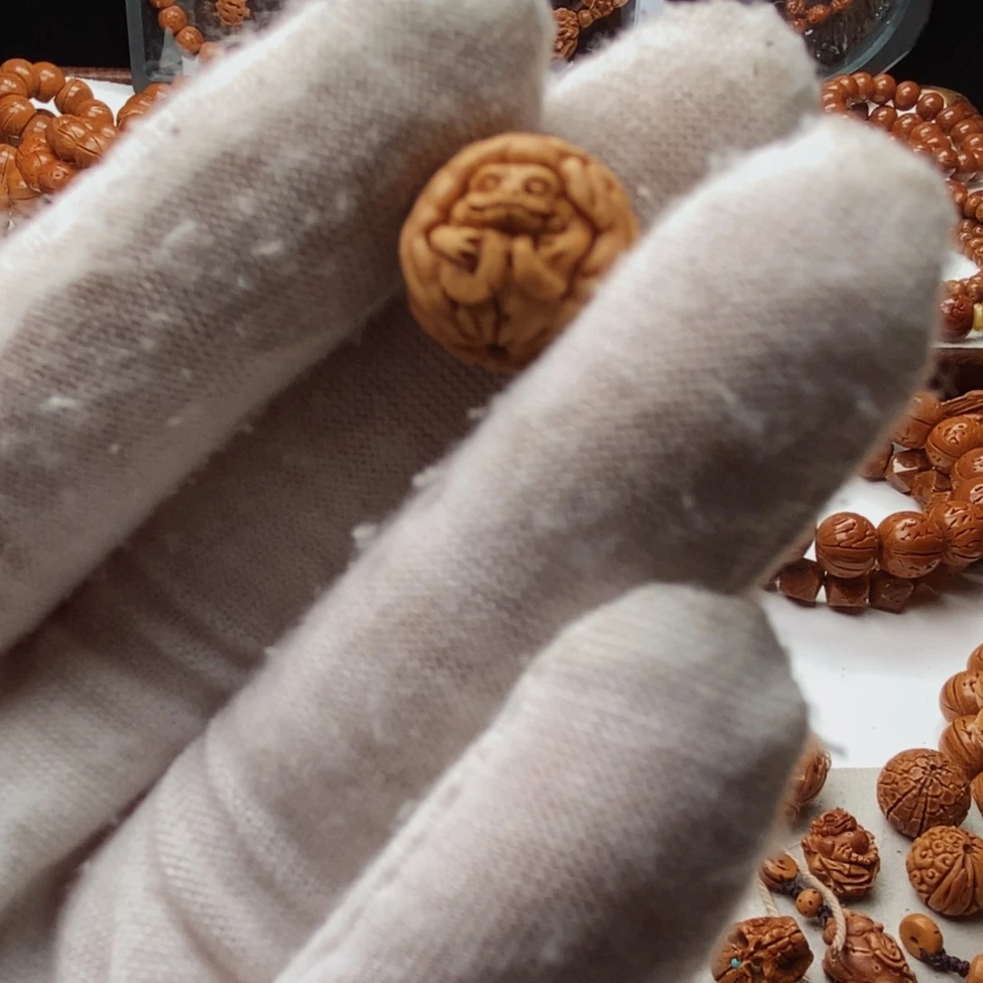 柏*延桃核手工工艺品