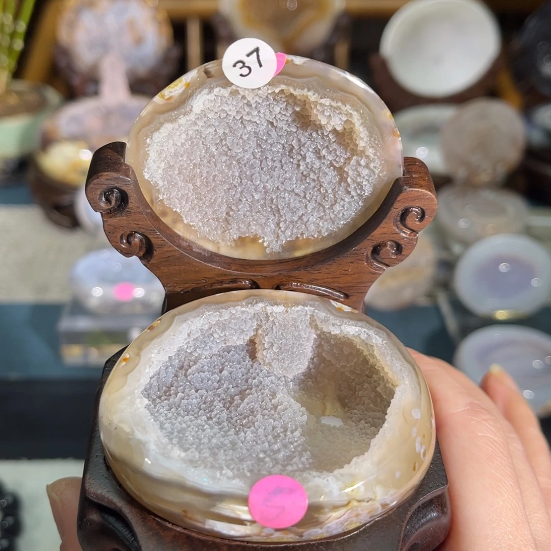 未镶嵌水晶大型摆件（非配饰）