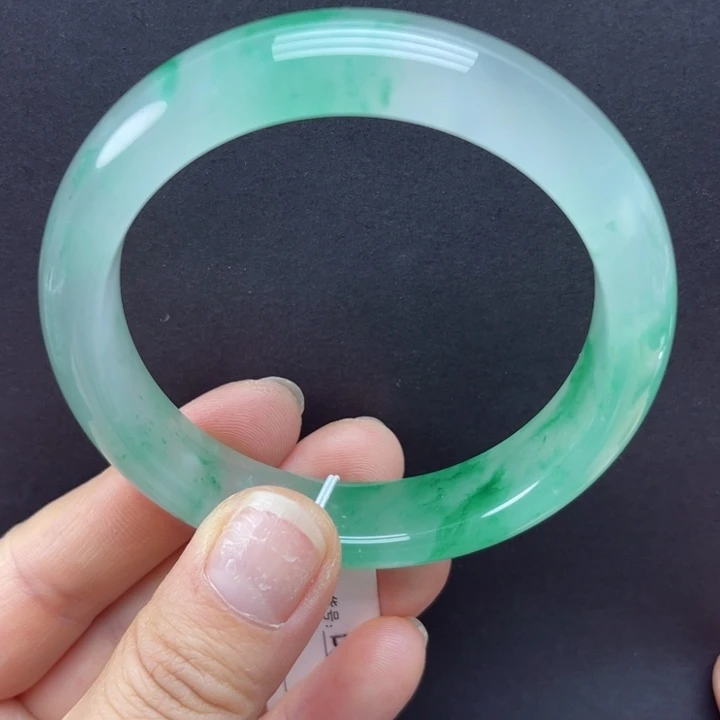 石英质玉未镶嵌手镯