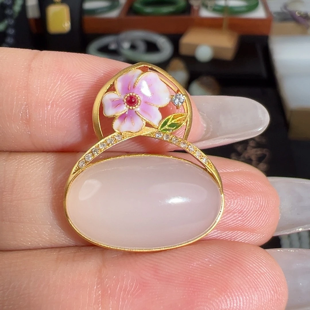 颈饰18K金镶嵌和田玉冰粉全净体猫眼葫芦吊坠