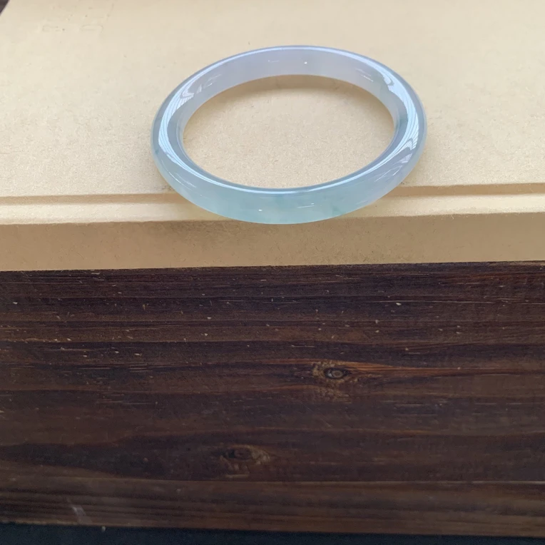 冰种飘花圆条手镯，特价45800圈口54-8.1-8.2，天然翡翠缅A小纹