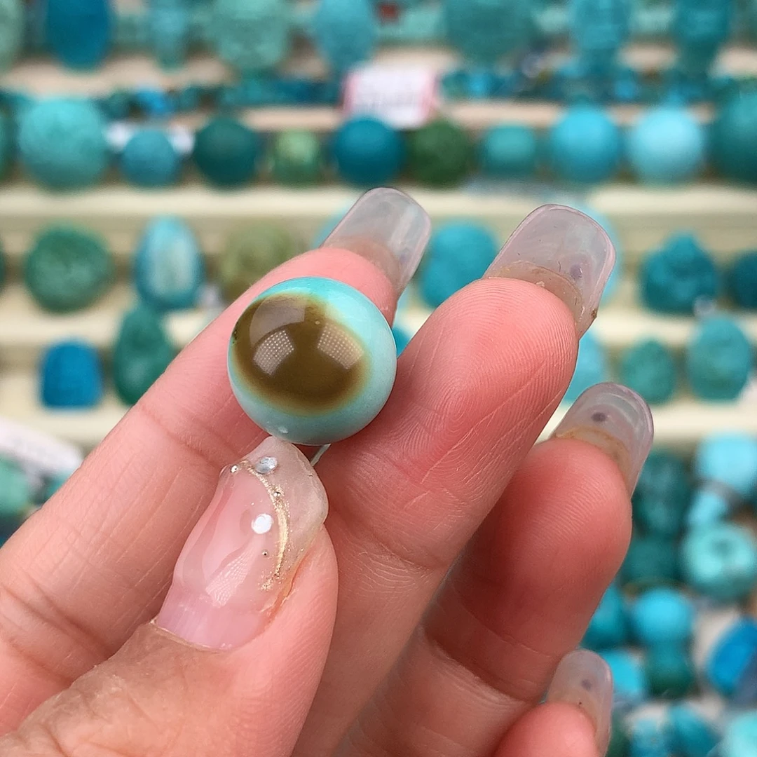 绿松石未镶嵌珠宝奇石13