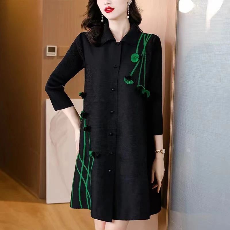 2025时尚褶皱显瘦外套女舒适休闲百搭开衫大码长袖气质翻领