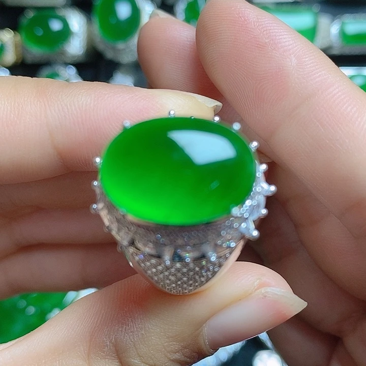 未镶嵌挂件翡翠蛋面