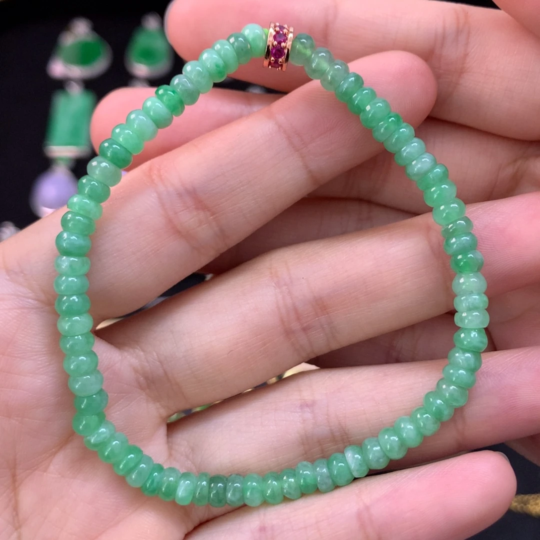 翡翠未镶嵌手串有纹裂