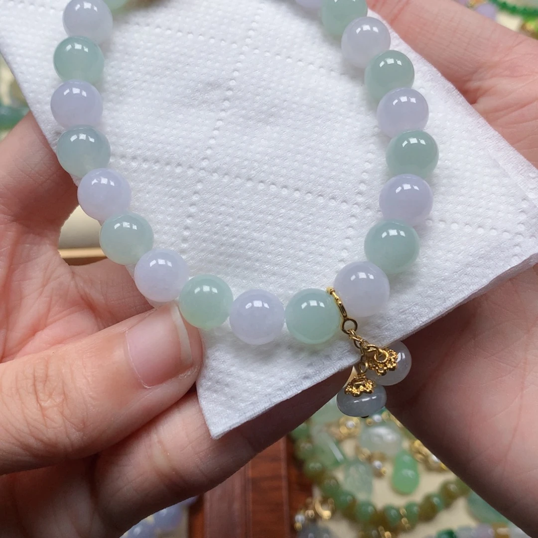 翡翠未镶嵌颈饰是