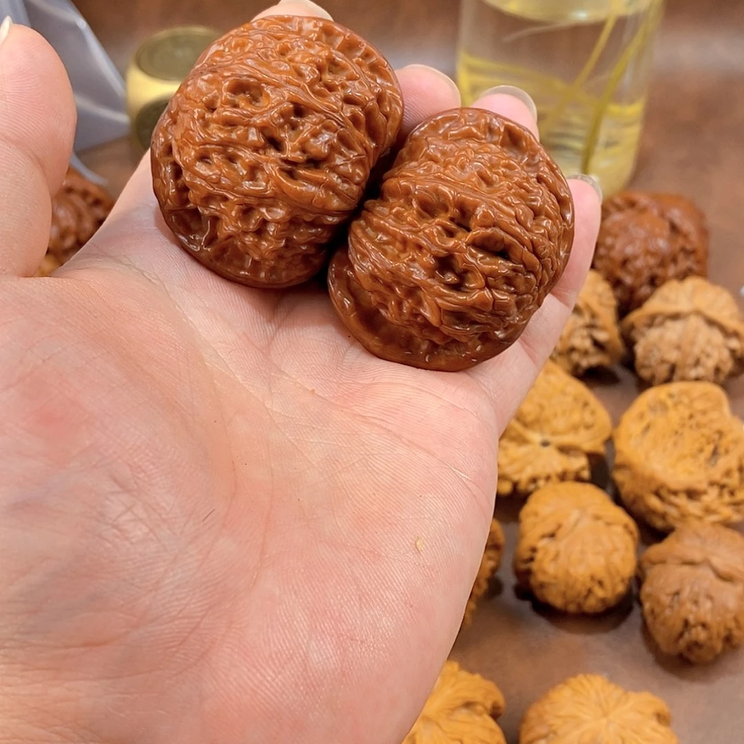 文玩核桃吊坠齐*白狮子46.5