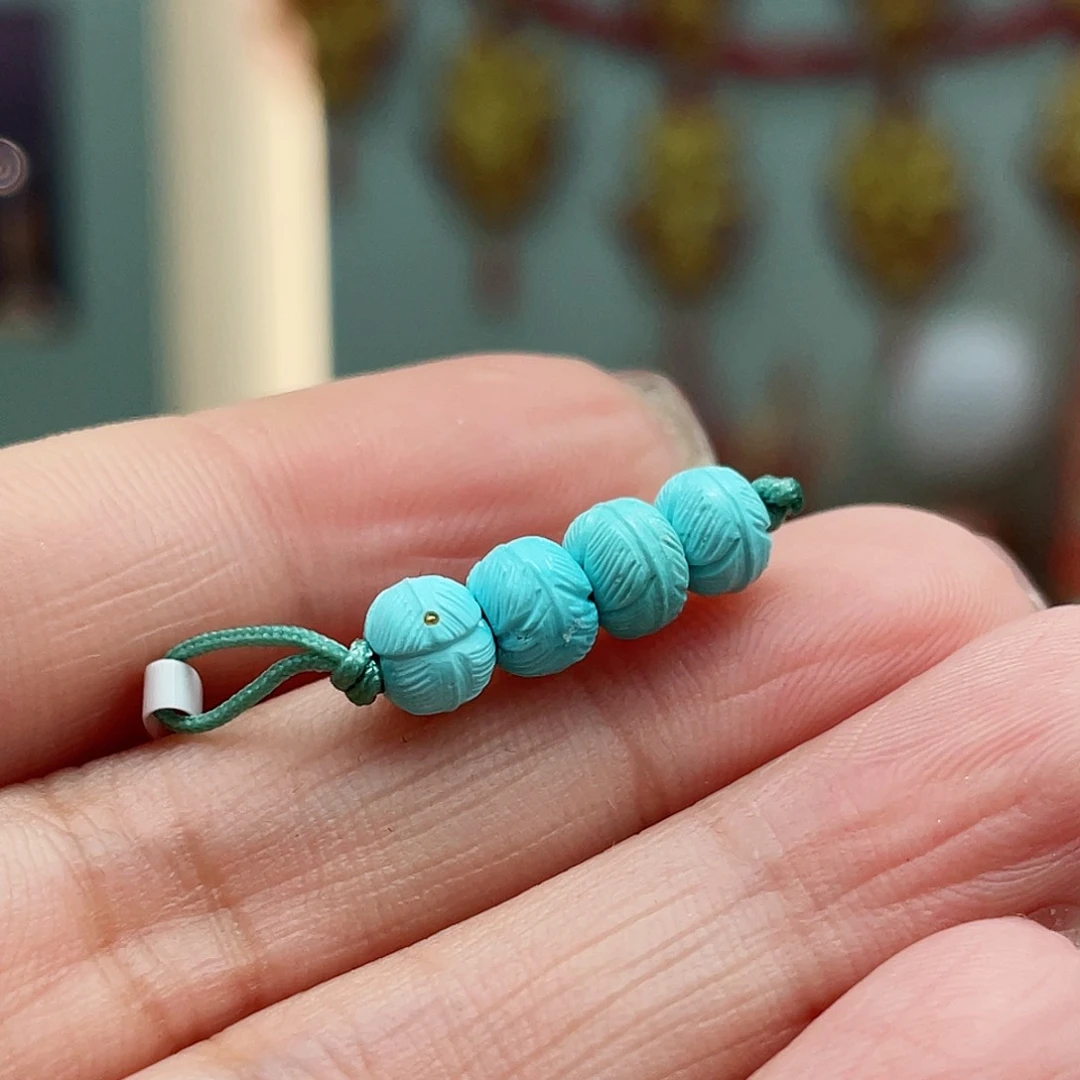 绿松石颈饰未镶嵌