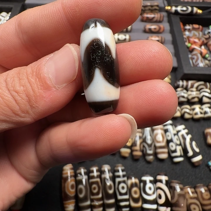 大叶紫檀（黑酸枝木类）