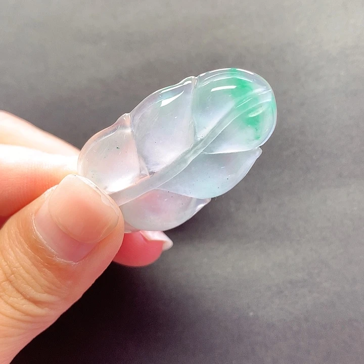 颈饰未镶嵌石英质玉