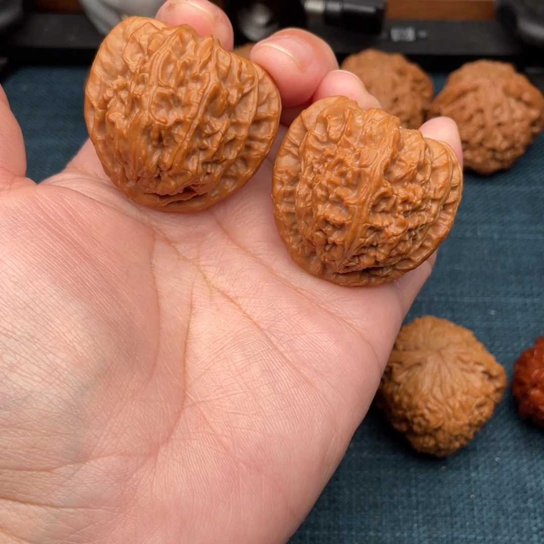 文玩核桃把件全品三角白341