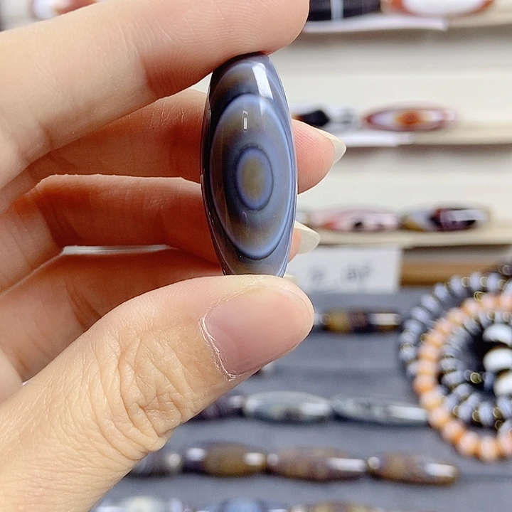 用***6未镶嵌颈饰玛瑙/玉髓