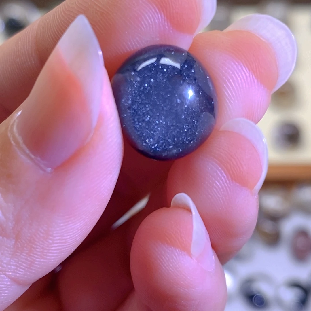 颈饰未镶嵌水晶，