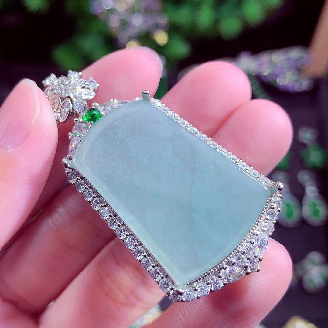 颈饰未镶嵌翡翠天然