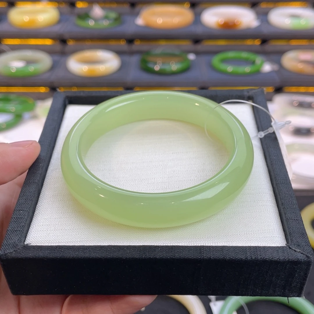 未镶嵌手镯和田玉冰翠