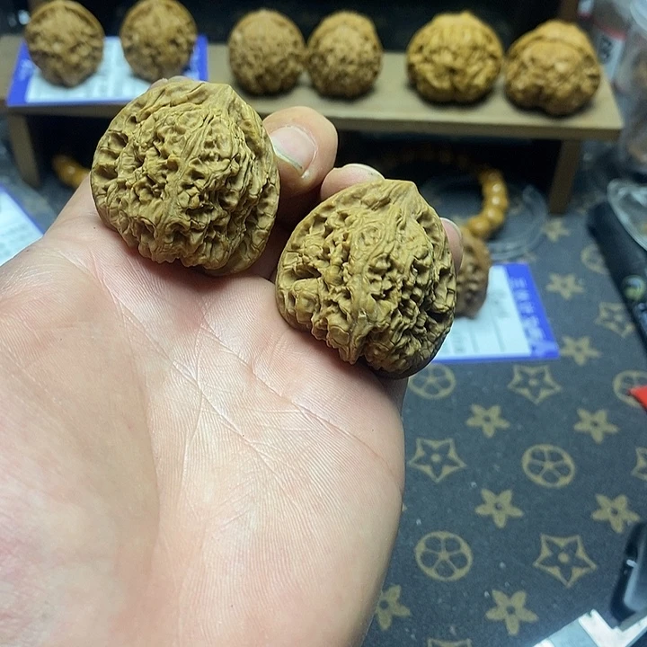 文玩核桃吊坠南疆