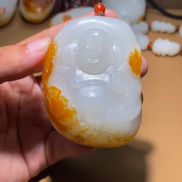 我***界和田玉未镶嵌颈饰